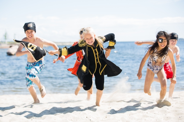 Kristiansand-beach-family-fun-children-Norway_52b4a316-ae2b-40bd-abd4-068322bdeb2d